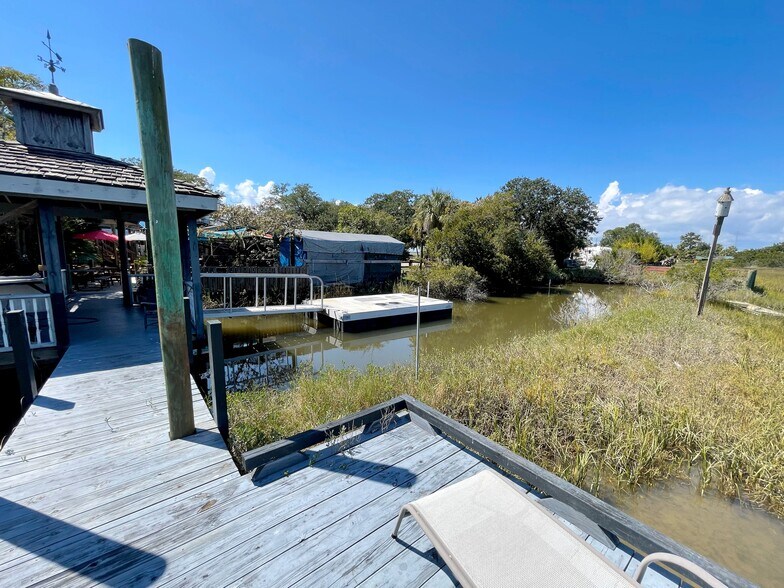 More Photos Of 2111 Sea Island Pky, Saint Helena Island General Retail For Sale