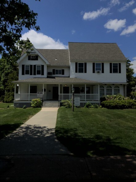 More Photos Of 191 Main St, Old Saybrook Loft Creative Space For Lease