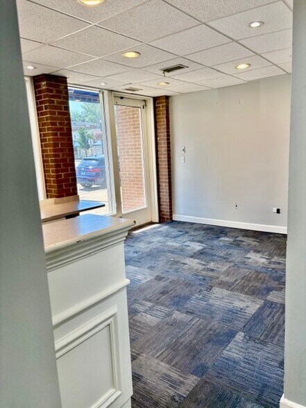 More Photos Of 340-350 Linden Ave, Wilmette Office For Lease