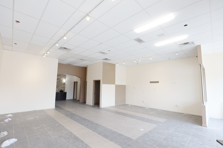 More Photos Of 6281 Som Center Rd, Solon General Retail For Lease