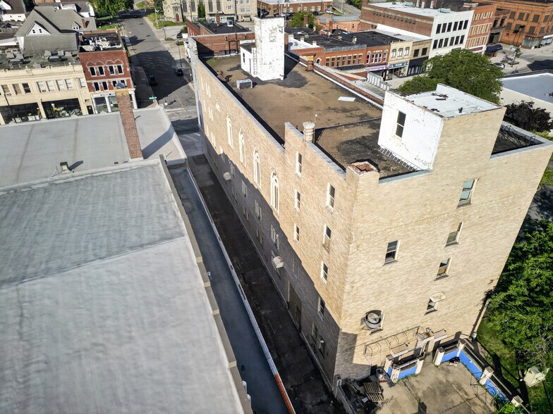 More Photos Of 573-577 Broadway, Lorain Storefront Retail Residential For Sale