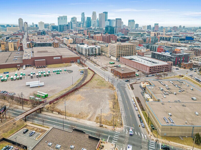 More Photos Of 129 Plymouth, Minneapolis Land For Lease