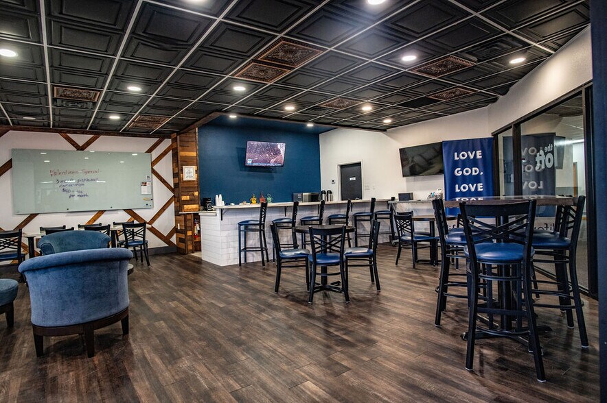 More Photos Of 2628 Bill Owens Pky, Longview Health Club For Sale