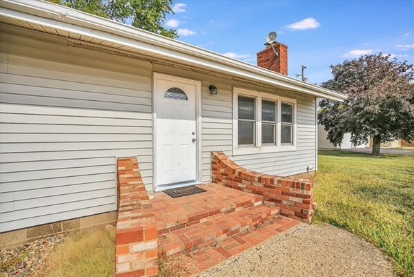 More Photos Of 3612 W Bloomington Rd, Champaign Truck Terminal For Sale
