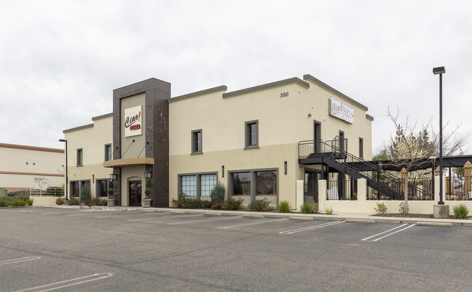 More Photos Of 390 N Sunrise Ave, Roseville Restaurant For Sale