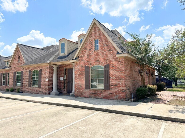 More Photos Of 16430 N Eldridge Pky, Tomball Unknown For Lease