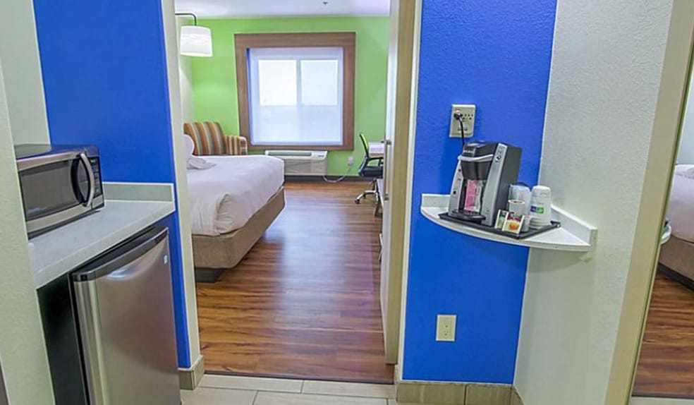 More Photos Of 220 N Expressway 77, Raymondville Hotel For Sale