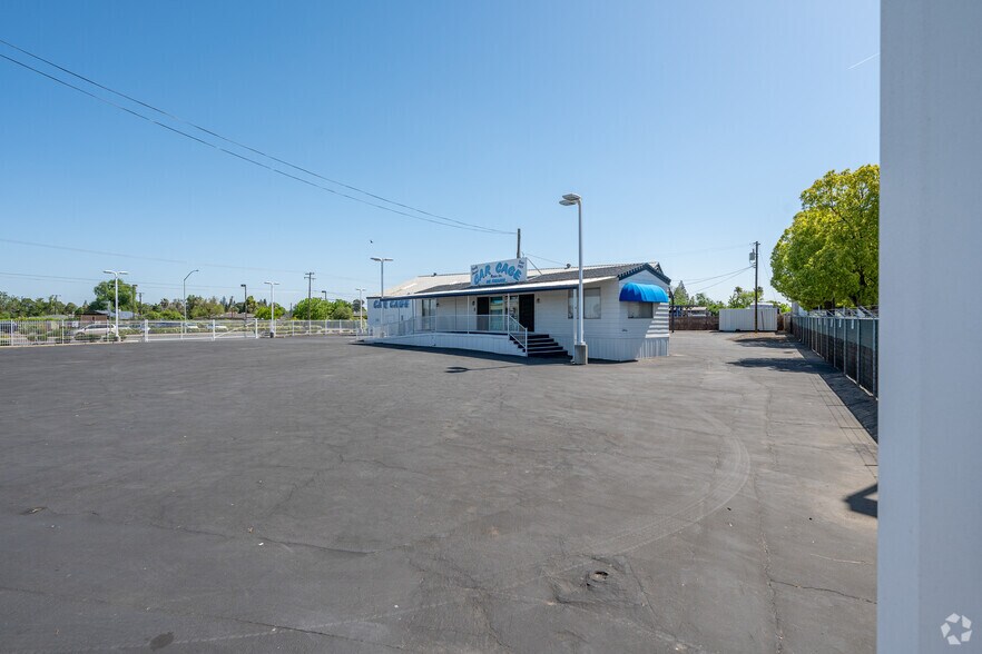 More Photos Of 6401 Stockton Blvd, Sacramento Auto Repair For Sale