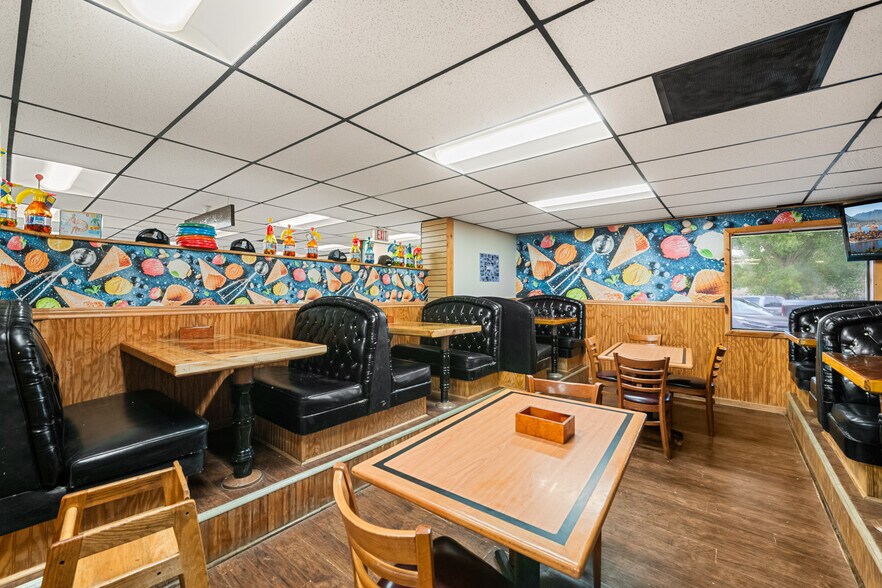More Photos Of 1050 South Blvd, Dutch John Hotel For Sale