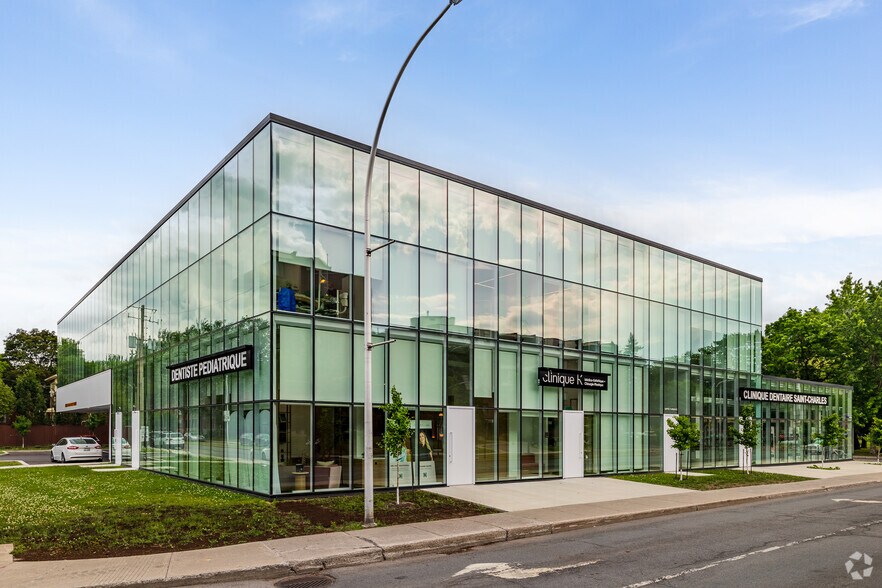 More Photos Of 520 St Saint-Charles O, Longueuil General Retail For Lease