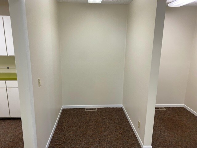 More Photos Of 228 Seventh St, Frankfort Office For Lease