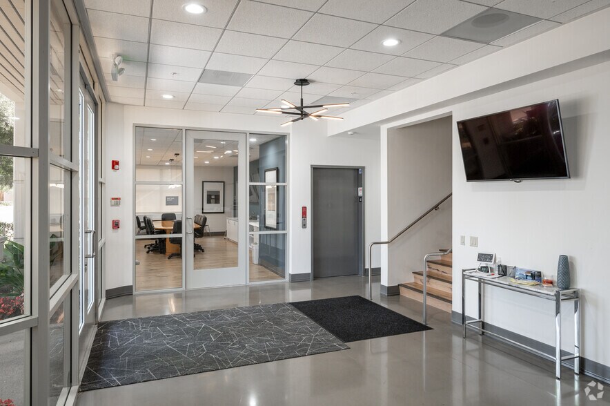 More Photos Of 1124 Bristol St, Costa Mesa Office For Sale