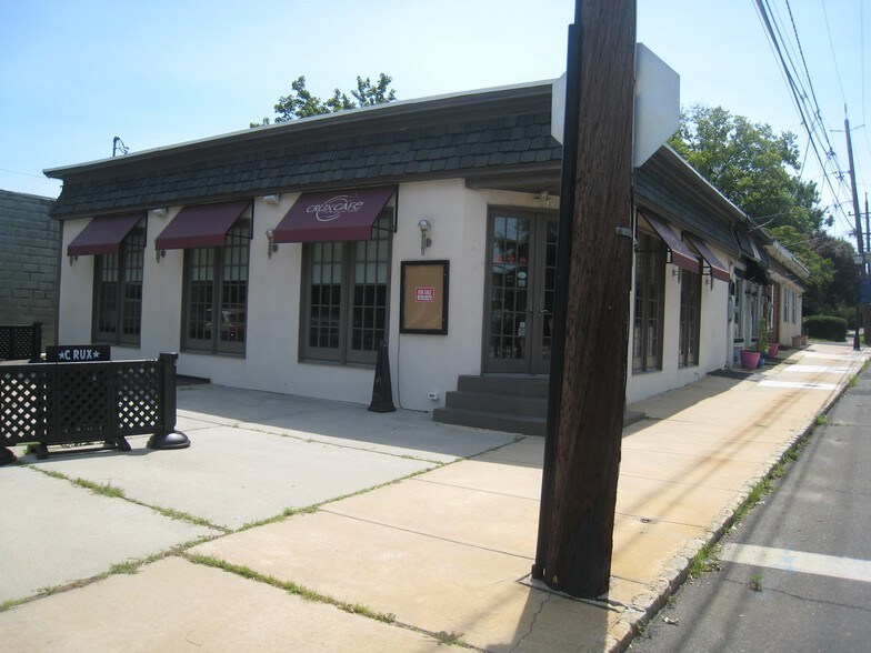 More Photos Of 34 W Merchant St, Audubon Restaurant For Sale