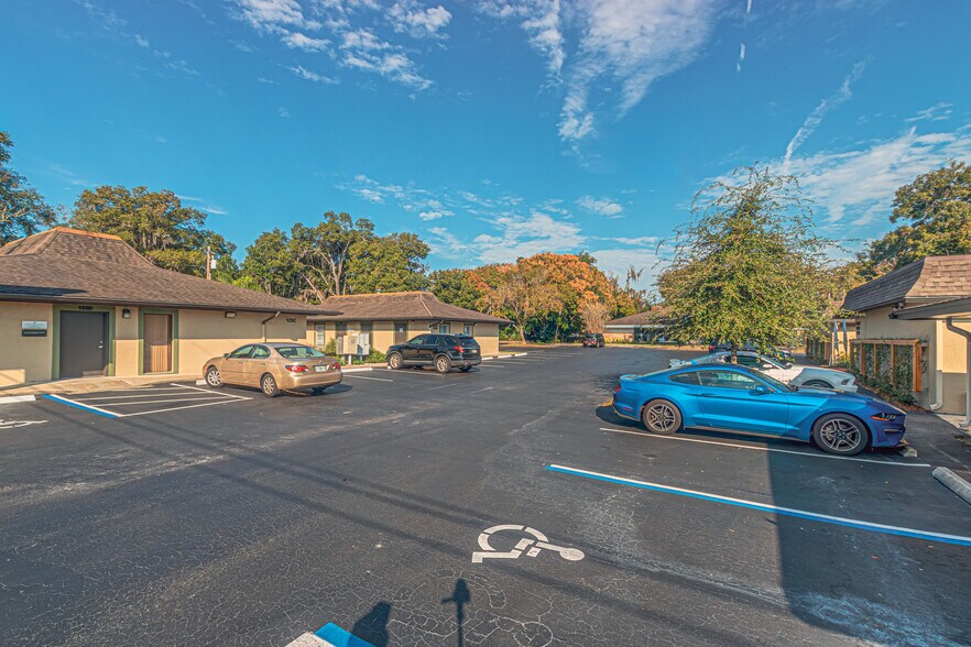 More Photos Of 119 W Plymouth Ave, Deland Unknown For Lease