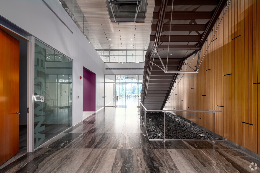 More Photos Of 7070 Derrycrest Dr, Mississauga Office For Lease