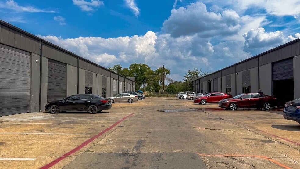 More Photos Of 13401-13417 Fondren Rd, Houston Unknown For Lease