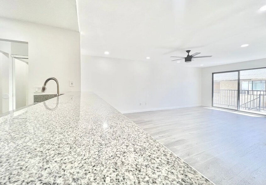 More Photos Of 7437 Haskell Ave, Van Nuys Apartments For Sale