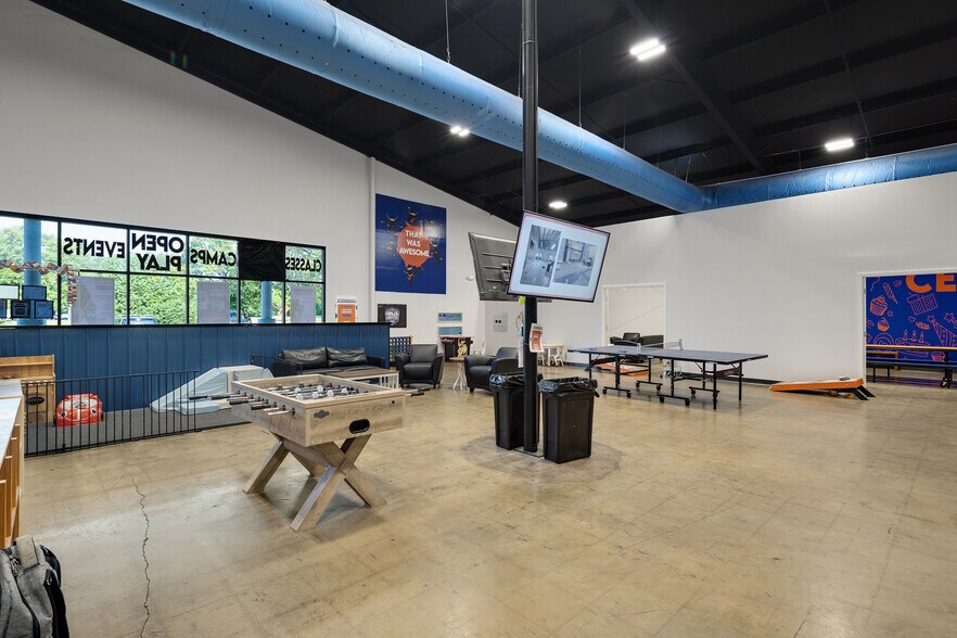 More Photos Of 450 Highway 72, Collierville Freestanding For Sale