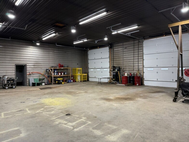 More Photos Of 515 Main st, Gas Industrial For Sale