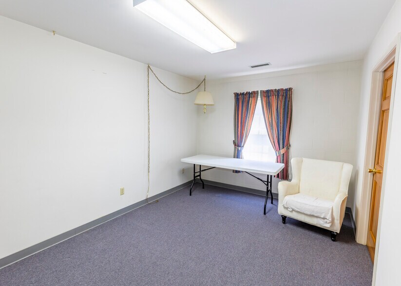 More Photos Of 1667 Cartersville Rd, Cartersville Flex For Sale