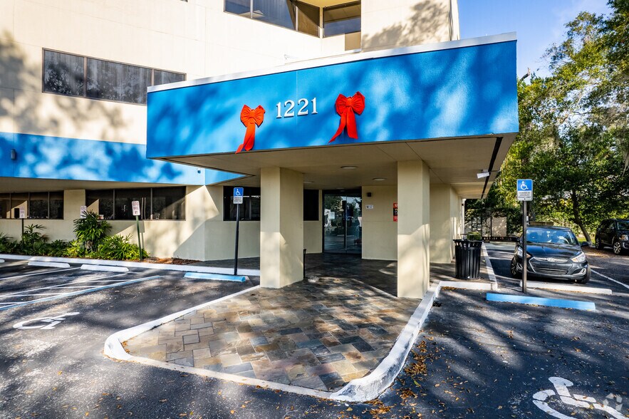 More Photos Of 1221 W Colonial Dr, Orlando Office For Lease