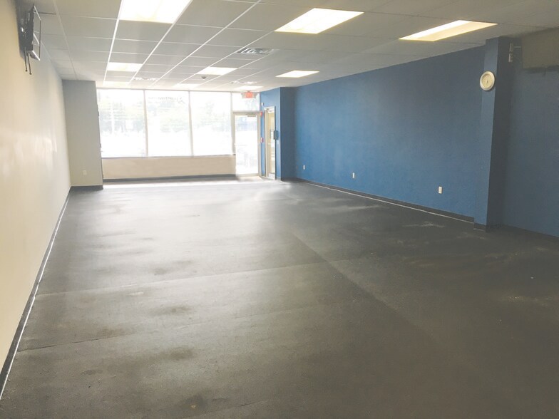 560568 State Rt 23, Pompton Plains, NJ 07444 Retail For