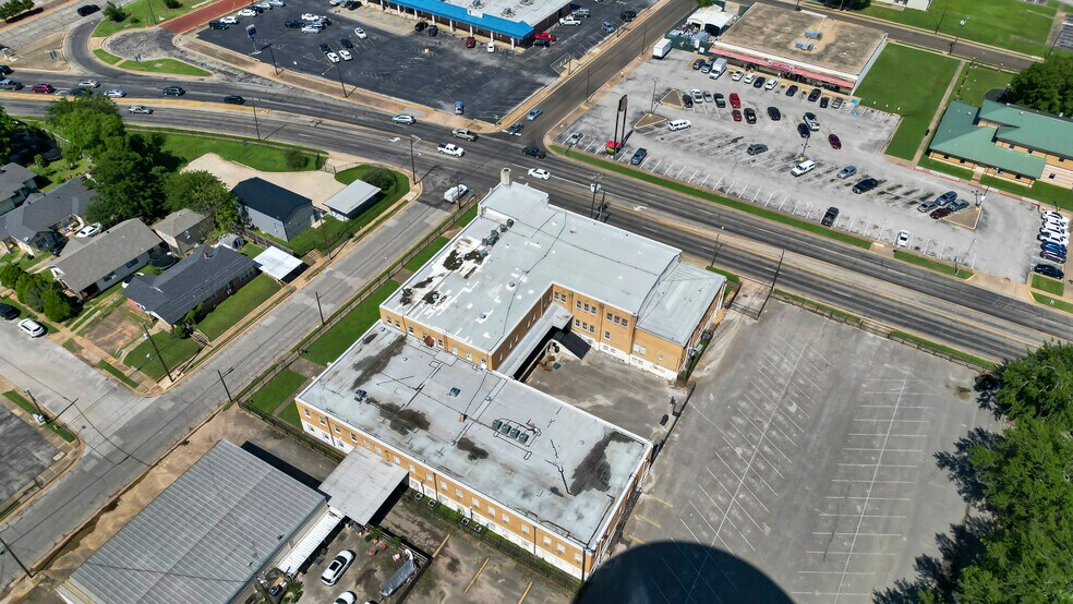 More Photos Of 102 W Bow St, Tyler Religious Facility For Sale