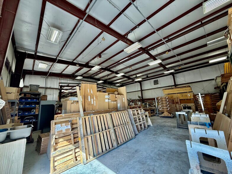 More Photos Of 2914 Kenilworth Blvd, Sebring Industrial For Sale