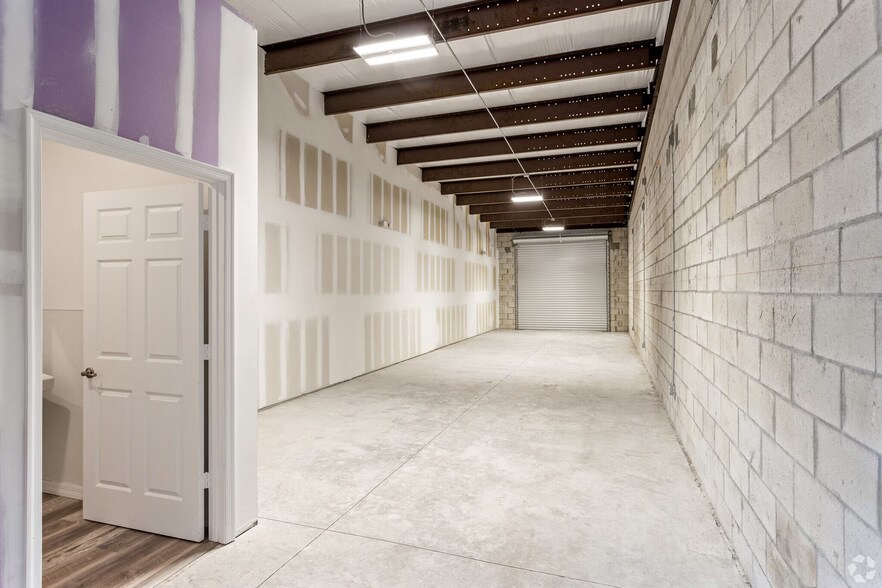 More Photos Of 2652 SW Brigantine Pl, Port Saint Lucie Warehouse For Lease