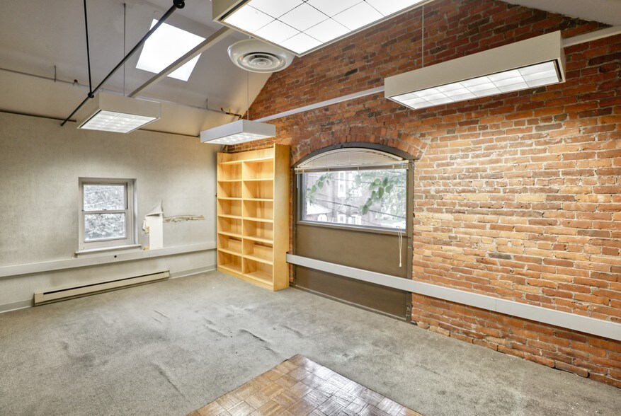 More Photos Of 480 Hampden St, Holyoke Office For Sale