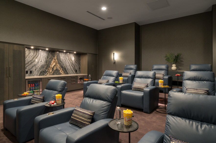 More Photos Of 825 S Hill St, Los Angeles Apartments For Lease