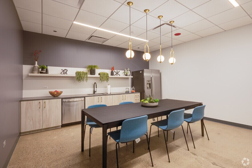 More Photos Of 190 S La Salle St, Chicago Office For Lease