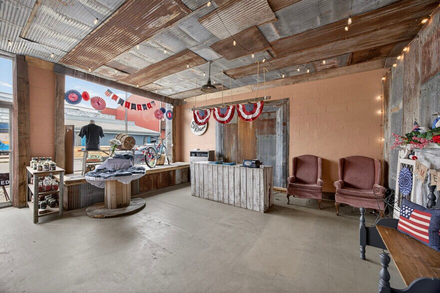 More Photos Of 113 W Lake Ave, Celina General Retail For Sale