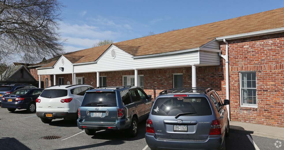 More Photos Of 220 Main St, Center Moriches Medical For Lease