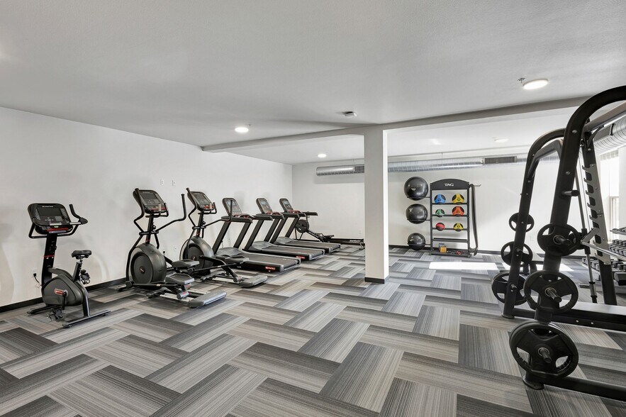 More Photos Of 28 7th St NE, Rochester Apartments For Sale