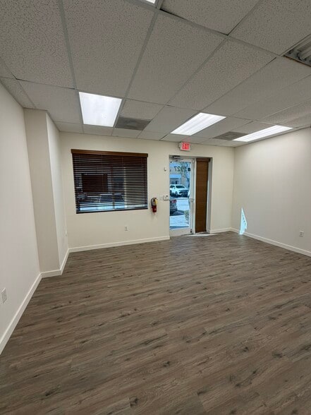 More Photos Of 1901-1939 Banks Rd, Margate Warehouse For Lease