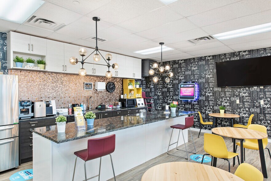 More Photos Of 2030 Bristol Cir, Oakville Office For Lease