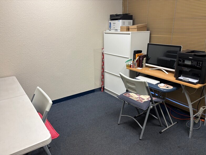 More Photos Of 2660 W Woodland Dr, Anaheim Office Residential For Lease