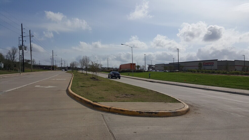 More Photos Of Business Center Dr, Pearland Land For Sale