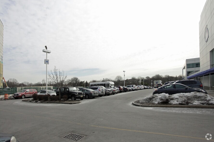 More Photos Of 1200 Waters Pl, Bronx Medical For Lease