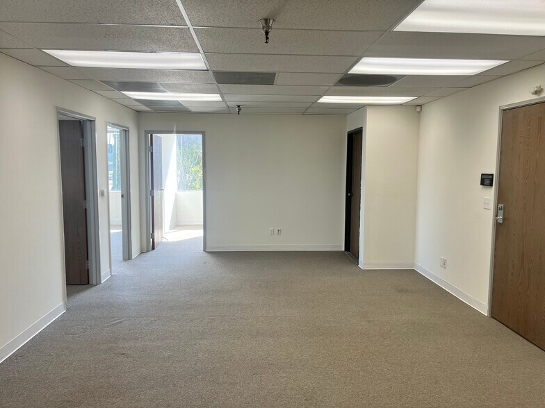 More Photos Of 2512 Artesia Blvd, Redondo Beach Office For Lease