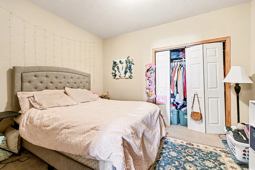 More Photos Of 418 E Coolbaugh St, Red Oak Storefront Retail Residential For Sale