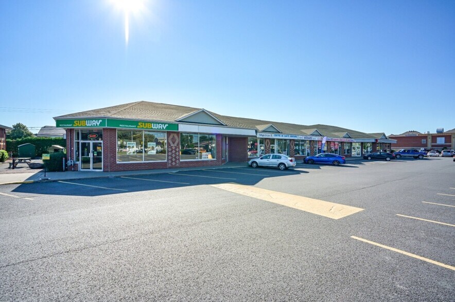 More Photos Of 276-310 Boul Saint-Luc, Saint-jean-sur-richelieu General Retail For Lease