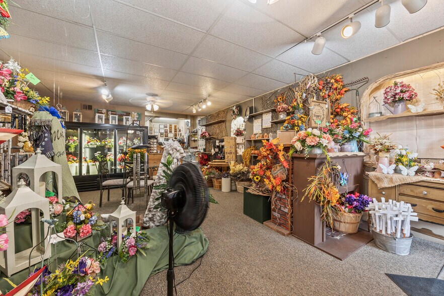 More Photos Of 225 S Sandusky Ave, Bucyrus Storefront Retail Residential For Sale