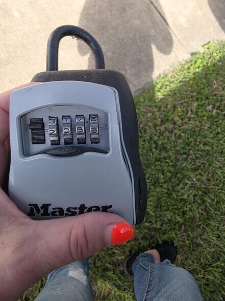 More Photos Of 8799 State Highway 35 N, Van Vleck Convenience Store For Sale