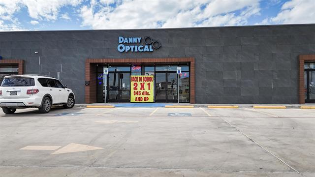 More Photos Of 1401 Jacaman Rd, Laredo General Retail For Lease