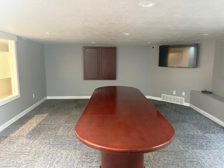 More Photos Of 518-540 S Commerce Dr, Orem Warehouse For Lease