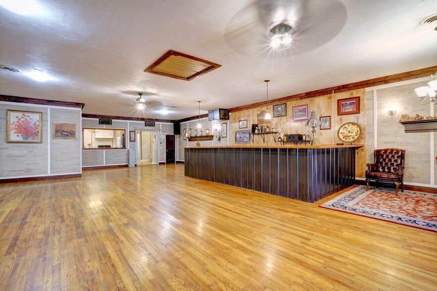 More Photos Of 315 2nd St, Morrow Lodge Meeting Hall For Sale