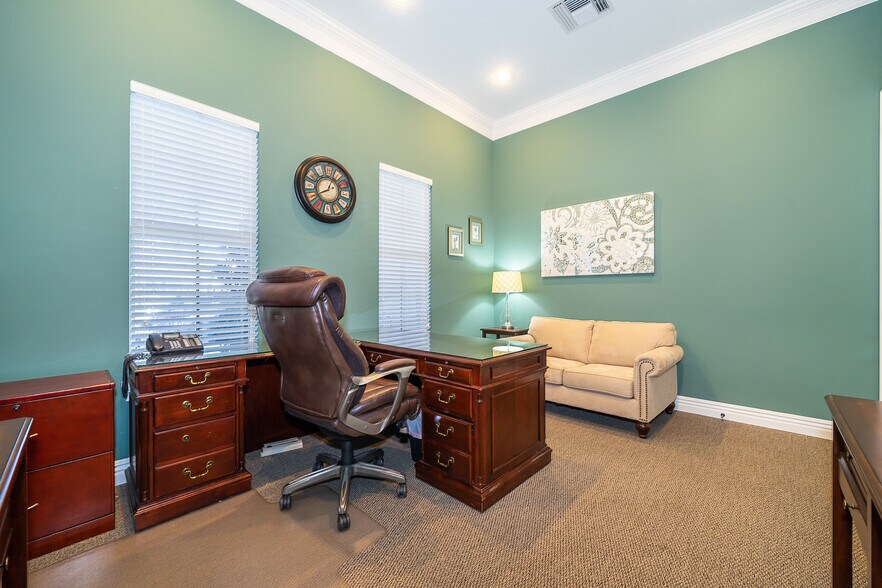 More Photos Of 891 Outer Rd, Orlando Medical For Lease