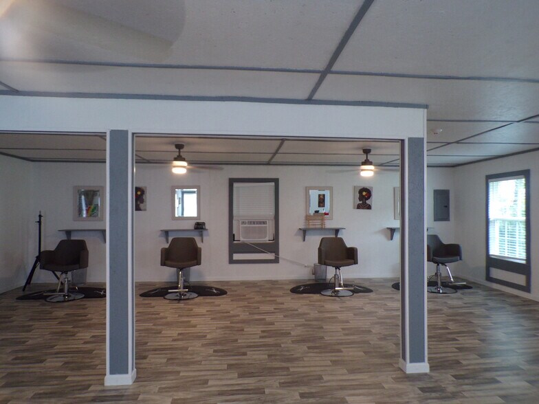 More Photos Of 450 S Oak St, Jackson Storefront Retail Office For Sale